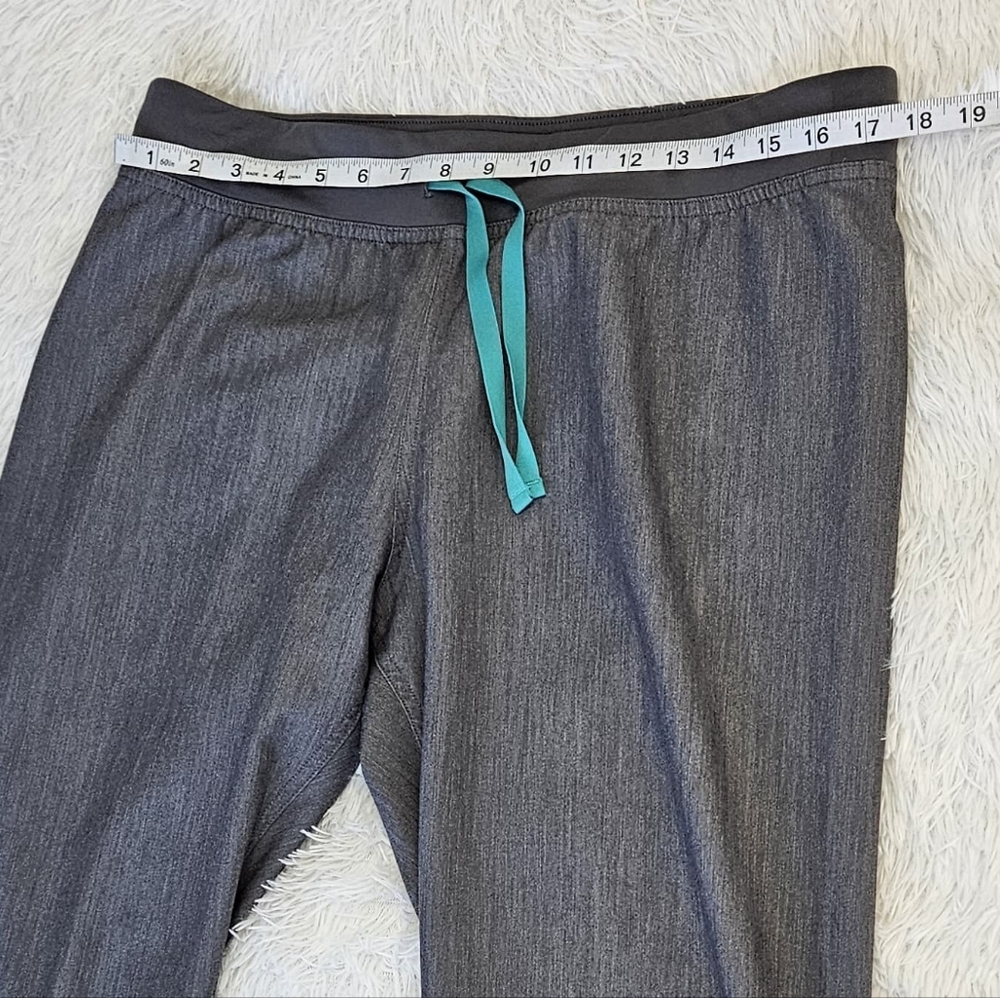 Figs Women's Gray Scrub Bottoms Straight Leg Size L - Picture 3 of 10